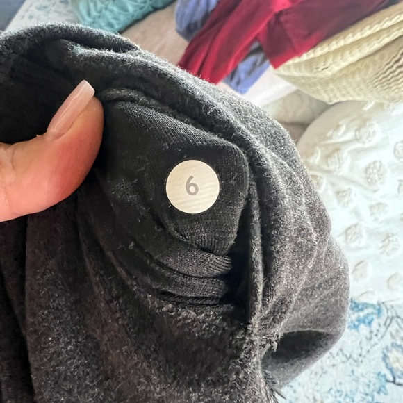 Lululemon High Waisted Align Leggings size 6 28” - Picture 3 of 3